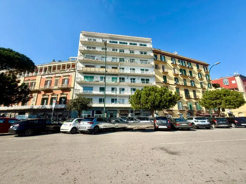 5 locali in vendita a Napoli