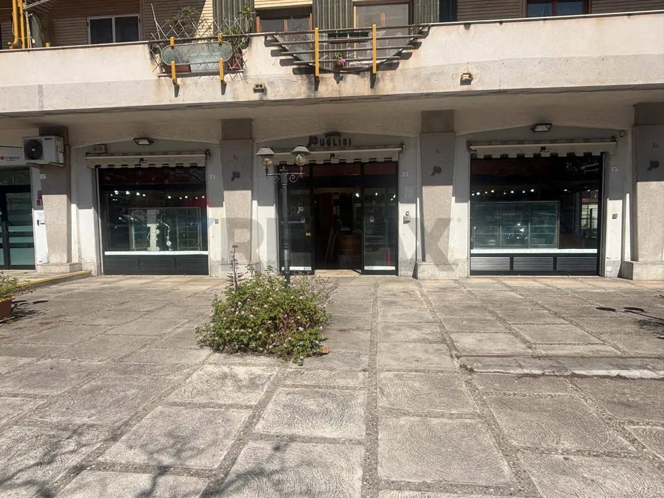 Locale Commerciale in Affitto a Palermo