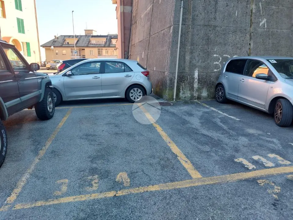 Posto auto in affitto a Genova