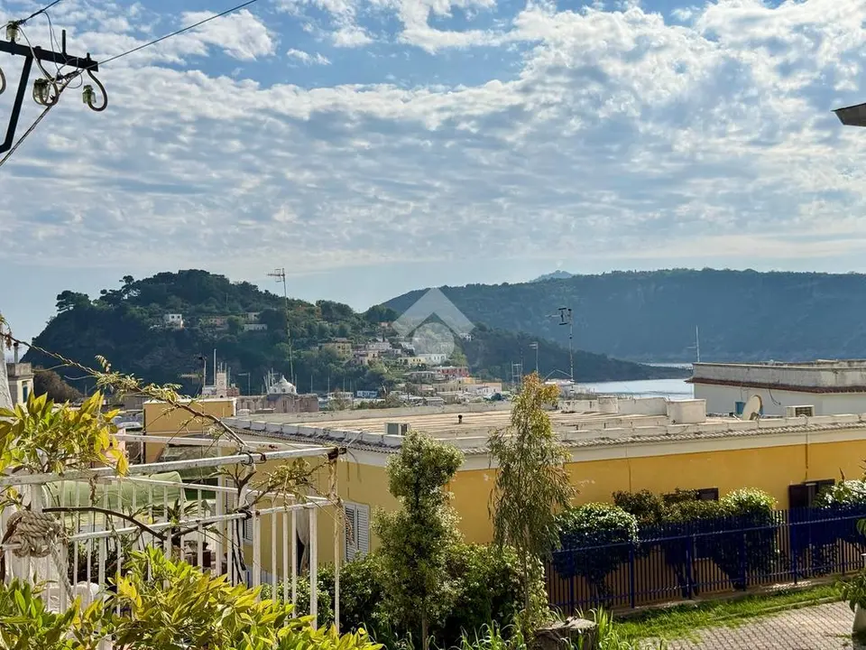 Trilocale in vendita a Procida