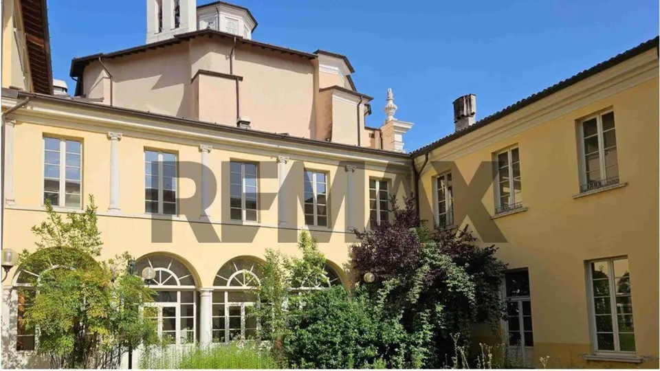 Stabile/Palazzo in Vendita a Brescia