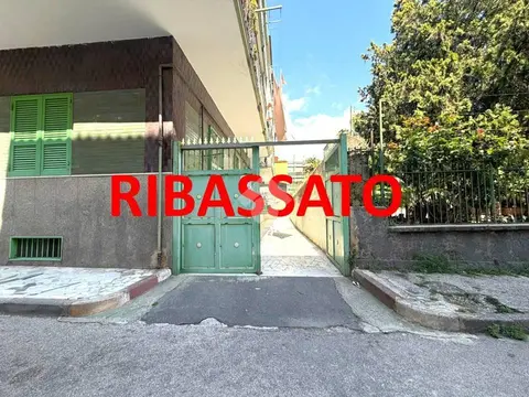 Box / posti auto in vendita a Casoria