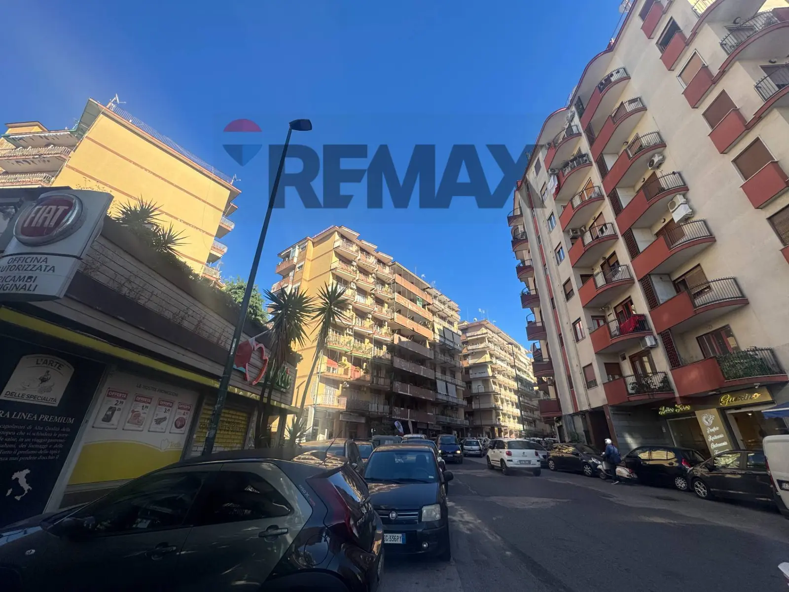 Locale Commerciale in Affitto a Napoli