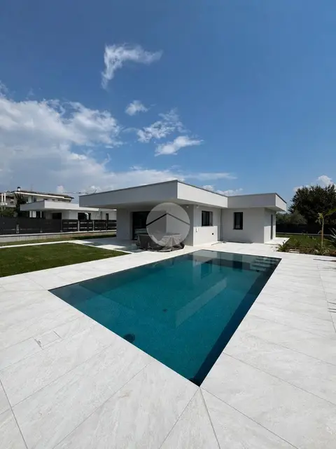 Villa singola in vendita a Manerba Del Garda