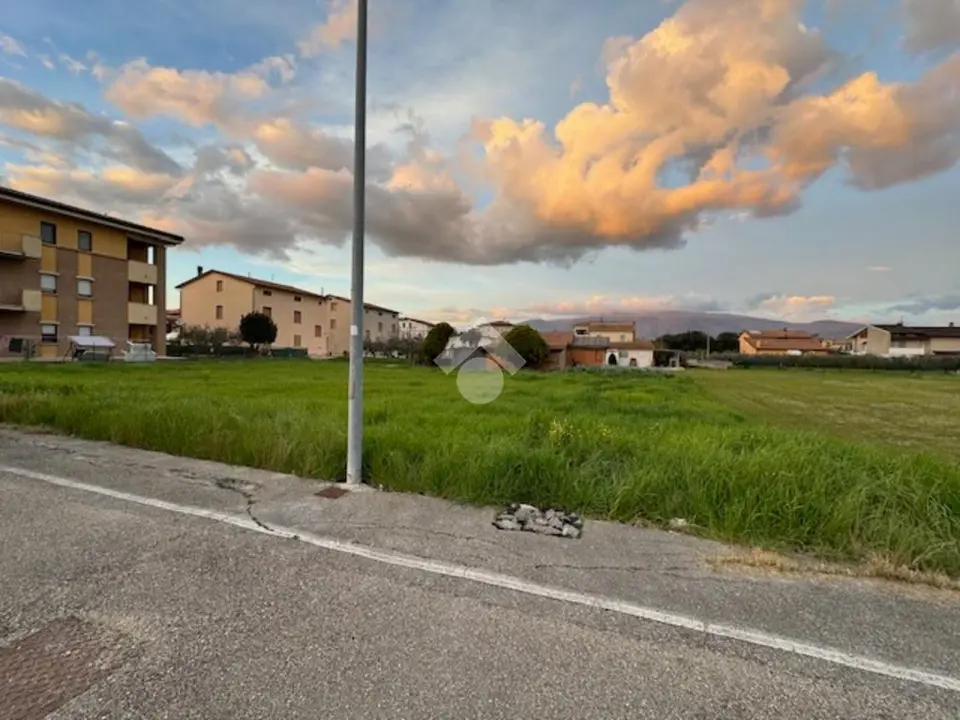 Ter. residenziale in vendita a Cannara