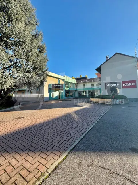 Negozio in via bonaparte  46, Bovisio-Masciago (MB) 1160 m²