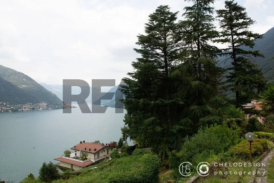 Appartamento in Vendita a Faggeto Lario