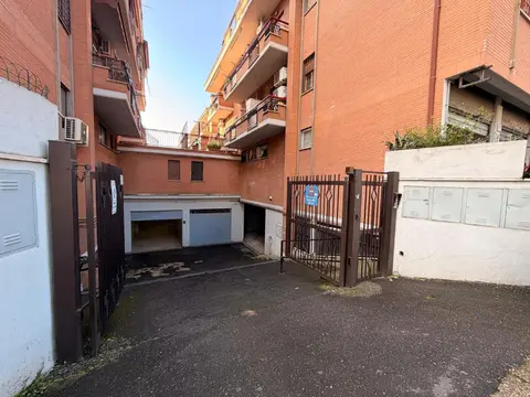 Box in Via Gasperina, Roma (RM)