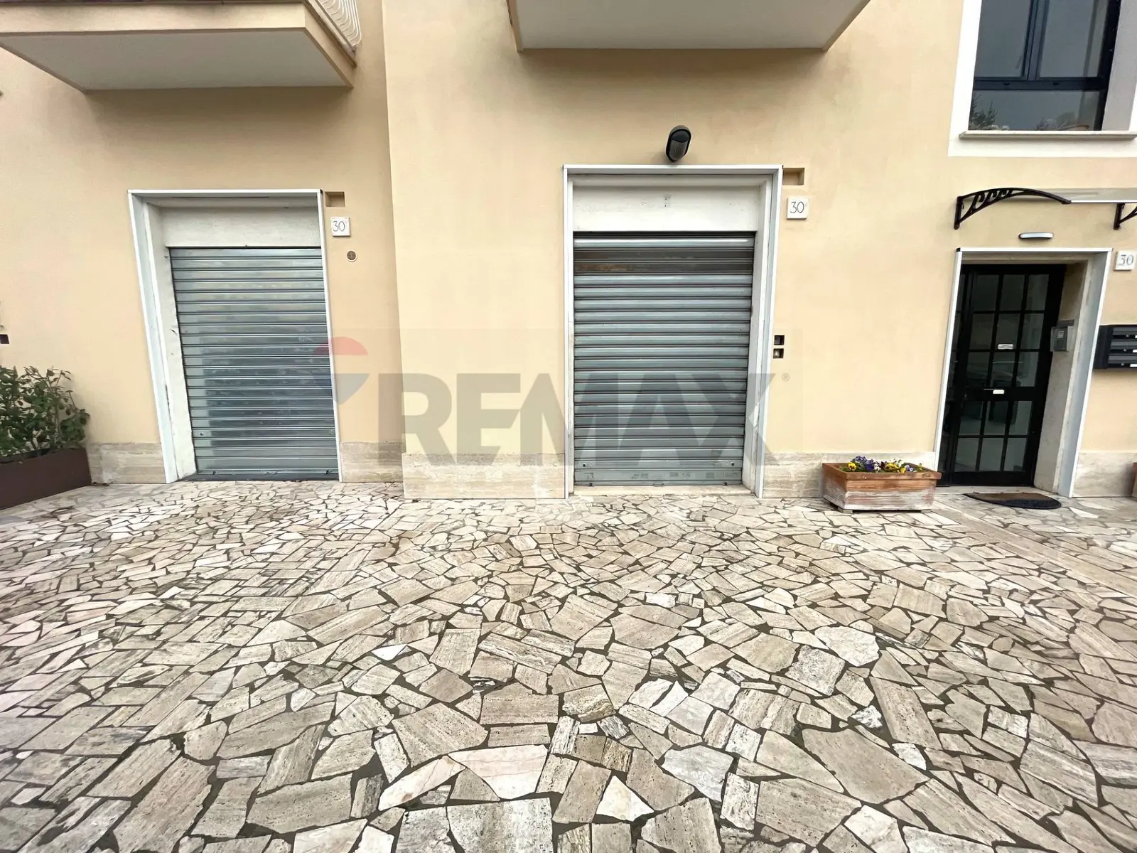 Negozio in Affitto a Roma