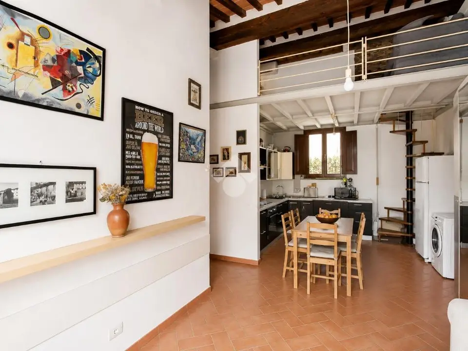 5 locali in vendita a Cascina