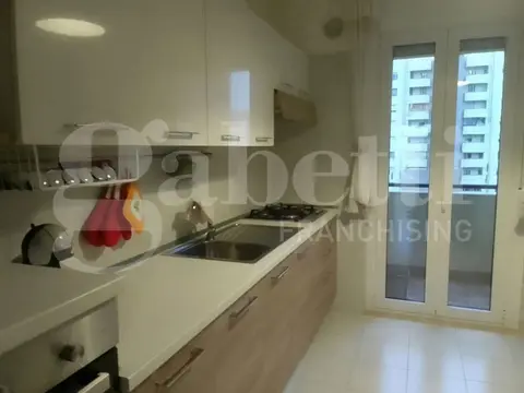 Appartamento in PIAZZA SANDRO PERTINI  7, Taranto (TA)