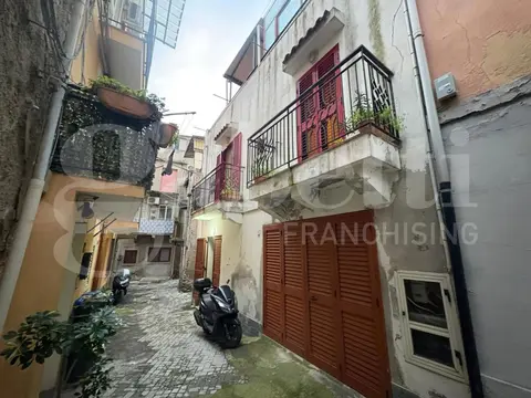 Casa Indipendente in Via Spirito Santo 12, Messina (ME)