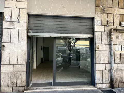 Negozio in Via Silvestro Gherardi, Roma (RM)