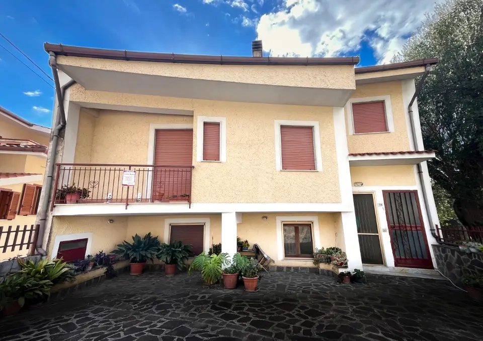 Appartamento in Via Roma, Torre Orsaia (SA)