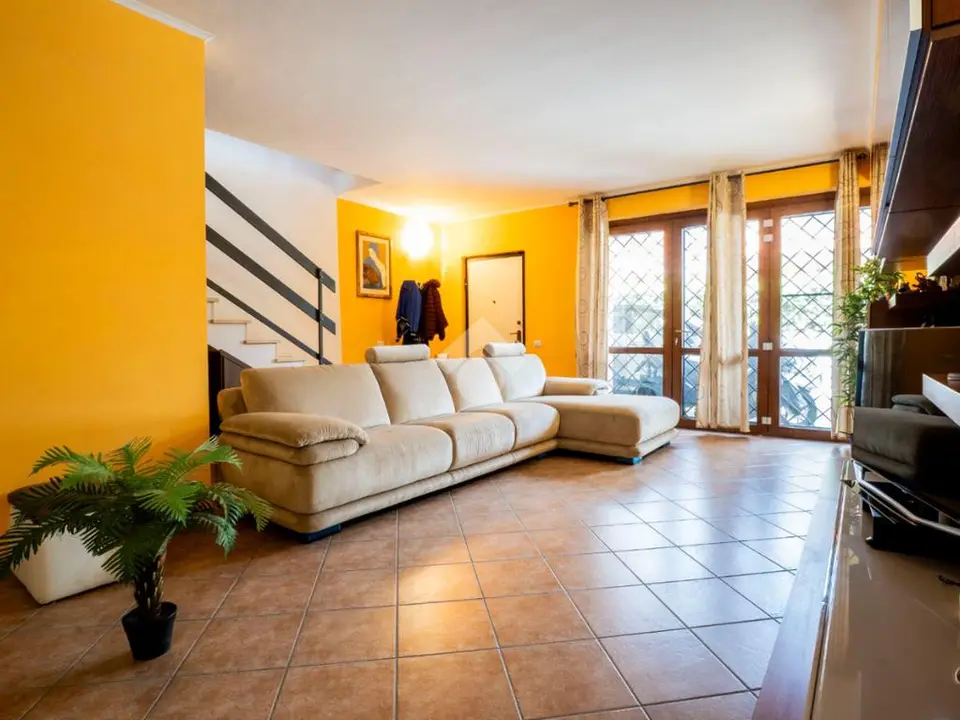Villa a schiera d'angolo in vendita a Fonte Nuova