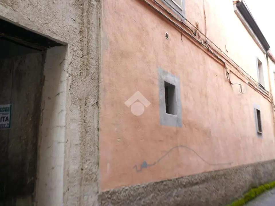 Box / posti auto in vendita a Montecorvino Rovella