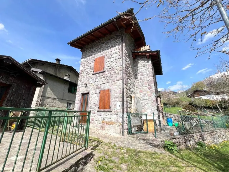 Casa indipendente in vendita a Gromo