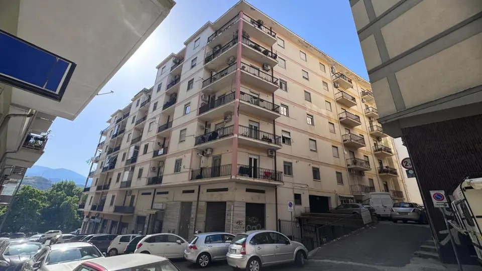 Appartamento in Cosenza via Caduti di via Fani  20, Cosenza (CS)