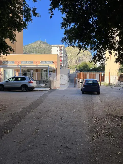 Box / posti auto in vendita a Palermo