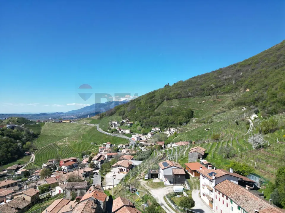 Porzione di casa in Vendita a Valdobbiadene
