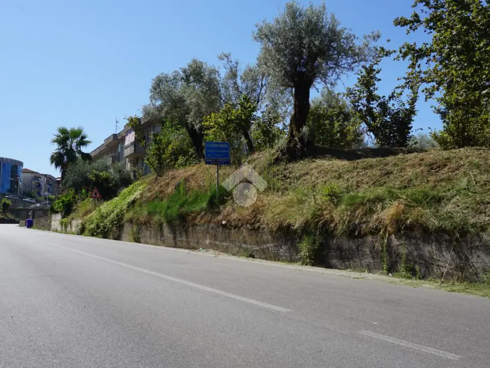 Ter. residenziale in vendita a Montecorvino Rovella
