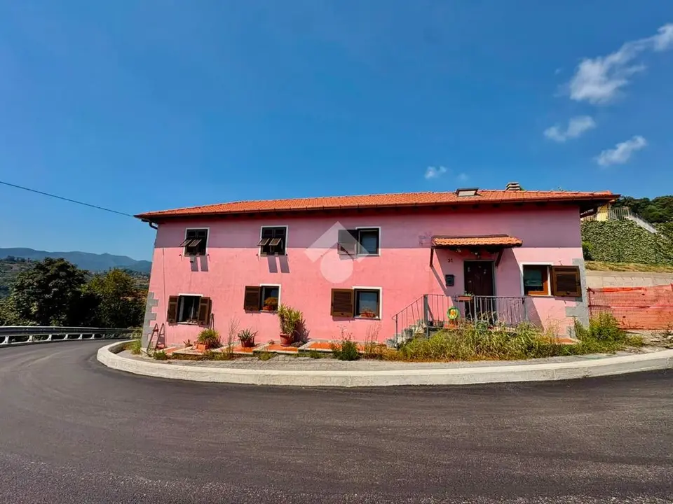 Casa indipendente in vendita a Sant'Olcese