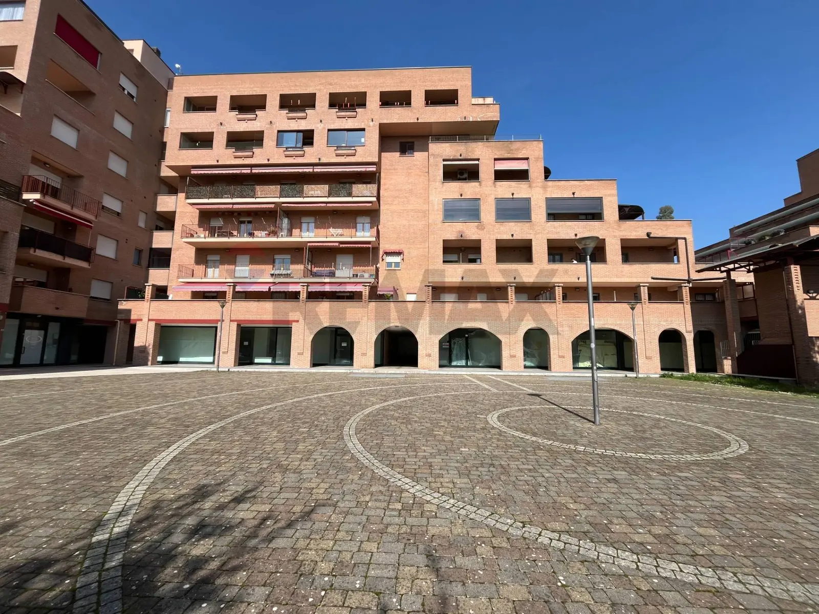 Locale Commerciale in Vendita a Bastia Umbra