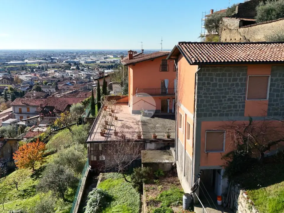 Casa indipendente in vendita a Capriolo