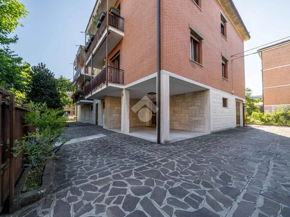 Quadrilocale in vendita a Modena