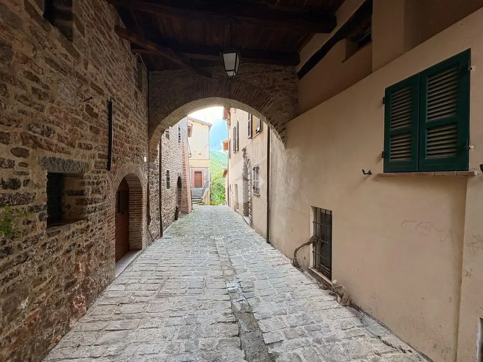 Quadrilocale in vendita a Nocera Umbra
