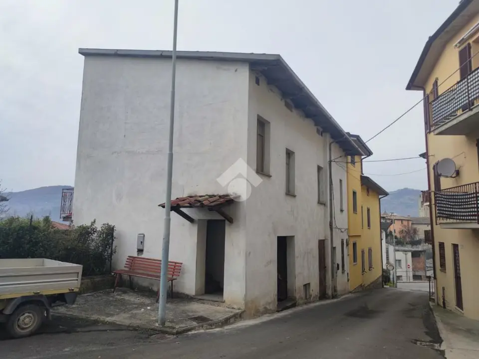 Casa semindipendente in vendita a Valfabbrica