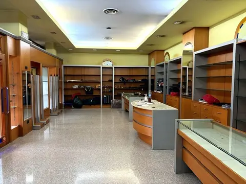 Negozio in VIA BUOZZI 21, Paderno Dugnano (MI)