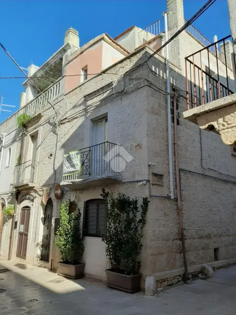 Casa indipendente in vendita a Cassano Delle Murge