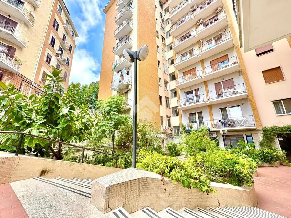 Multilocale in vendita a Napoli