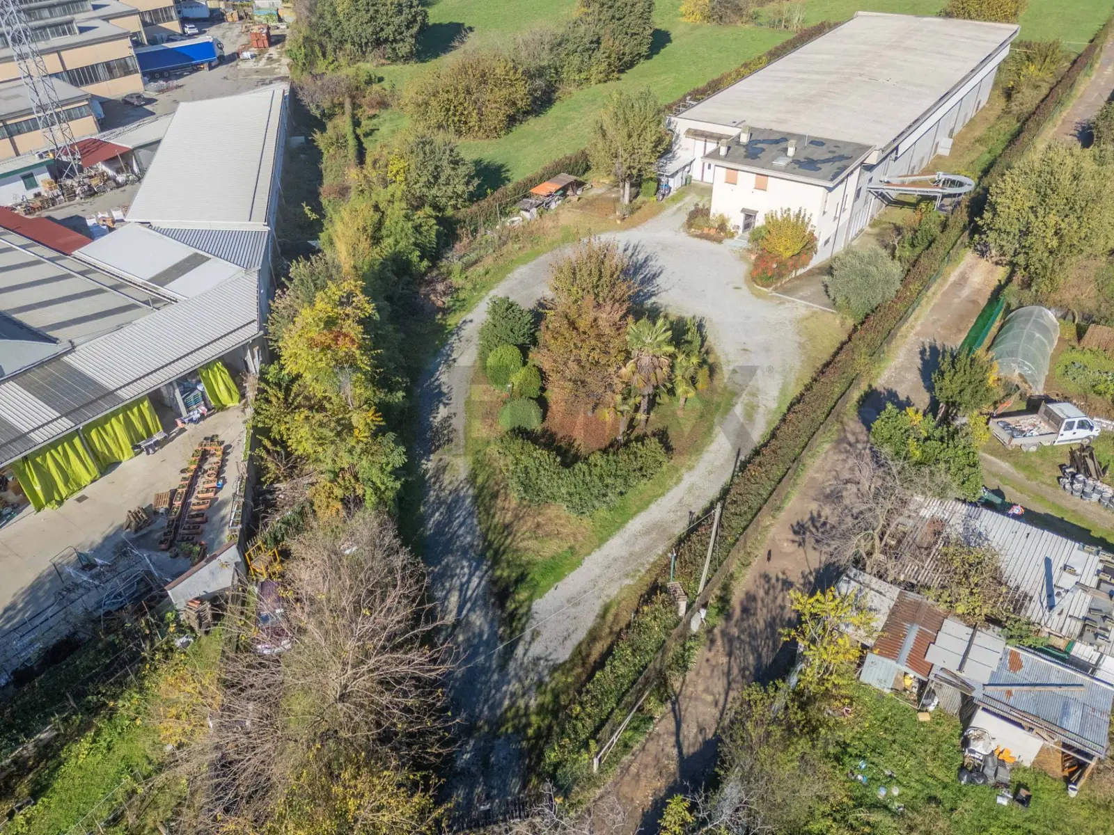 Capannone Industriale in Affitto a Monza