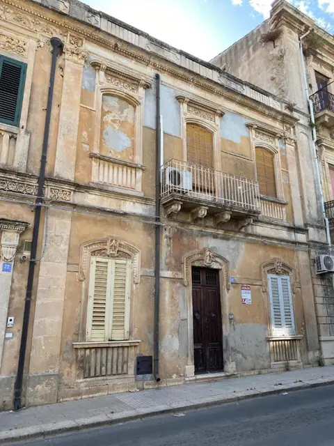 Casa Indipendente in VIA ROSOLINO PILO 24, Pachino (SR)