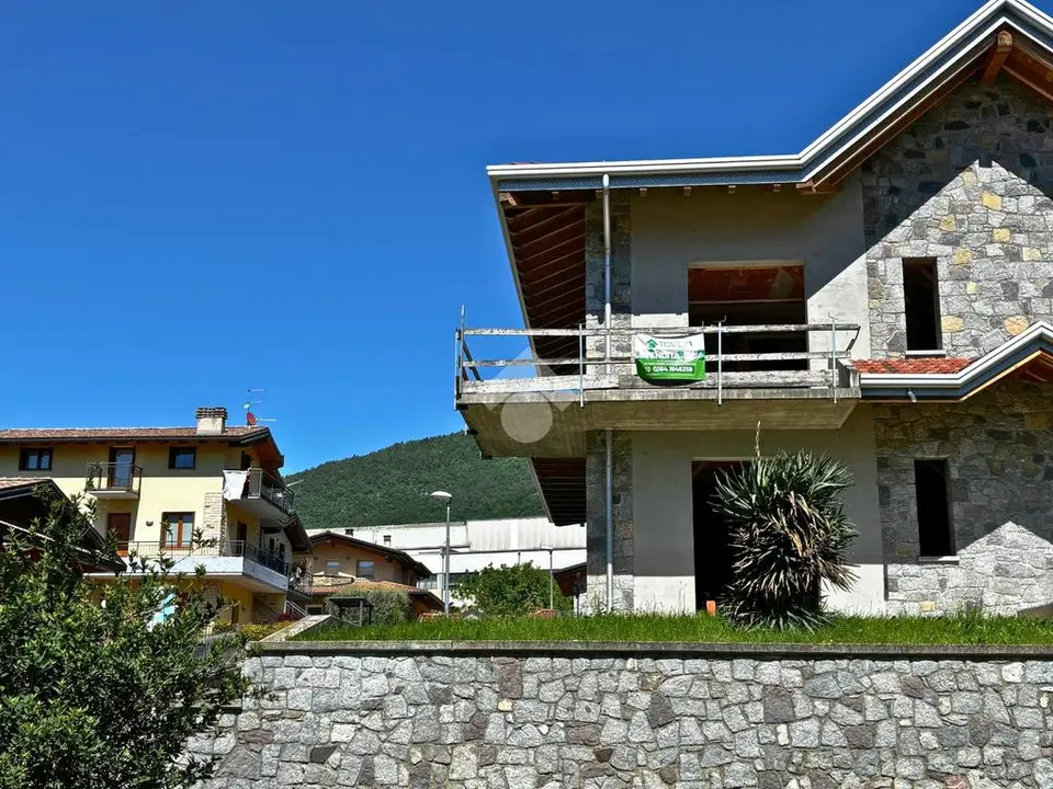 Porzione di bifamiliare in vendita a Berzo Inferiore
