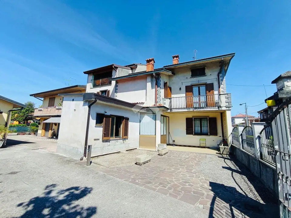 Casa indipendente in vendita a Mozzanica