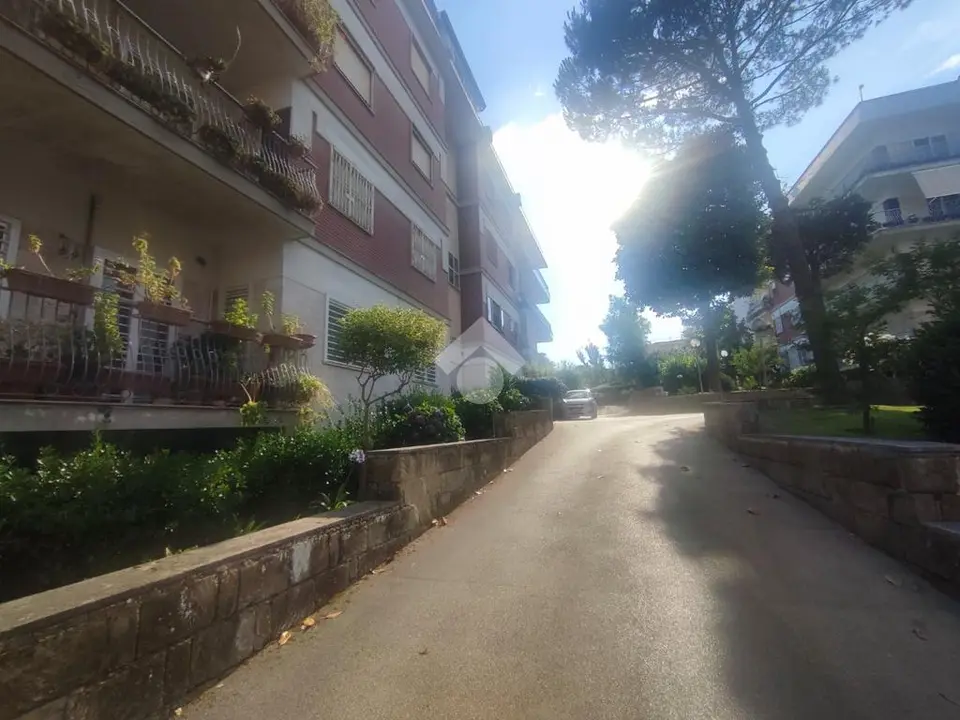 Quadrilocale in affitto a Napoli