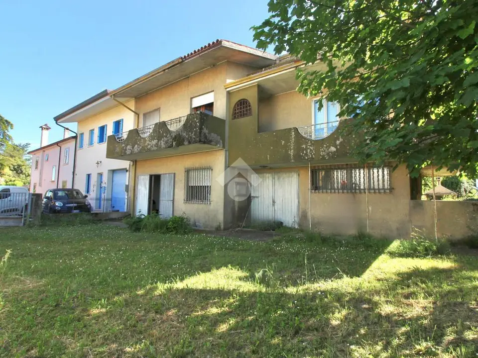 Porzione di bifamiliare in vendita a Caorle