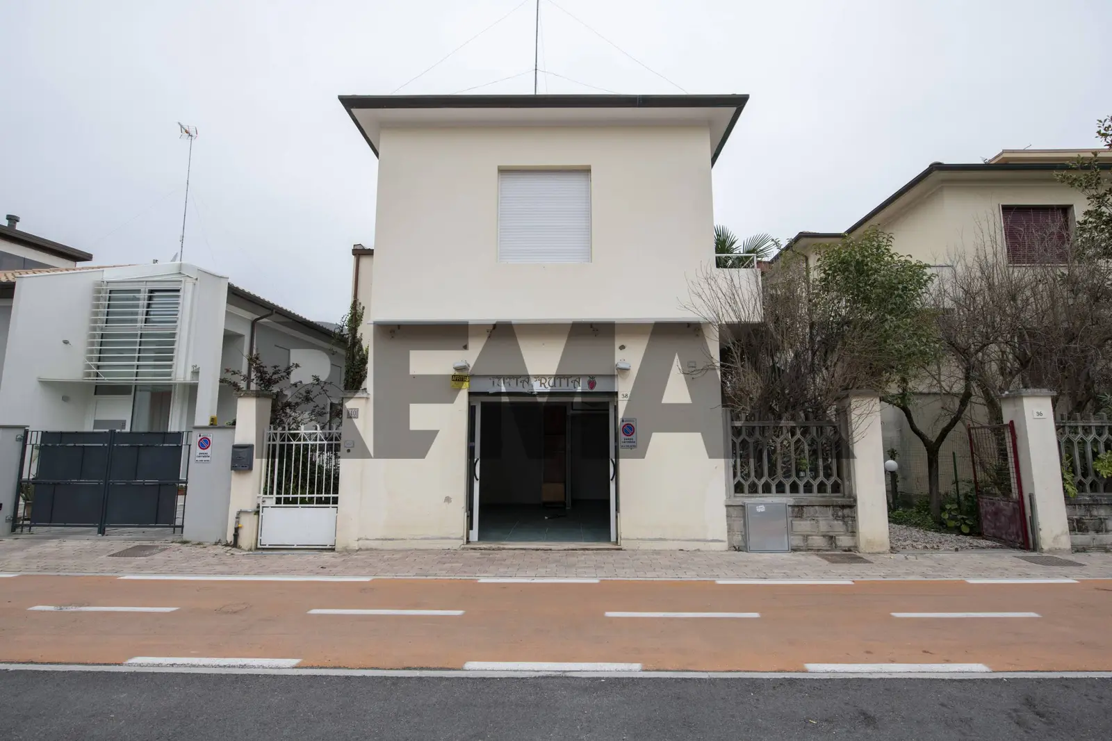 Locale Commerciale in Affitto a Senigallia
