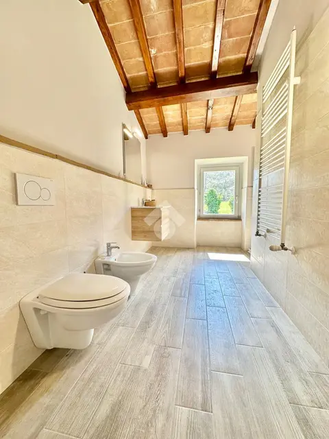 Porzione di bifamiliare in vendita a Spoleto