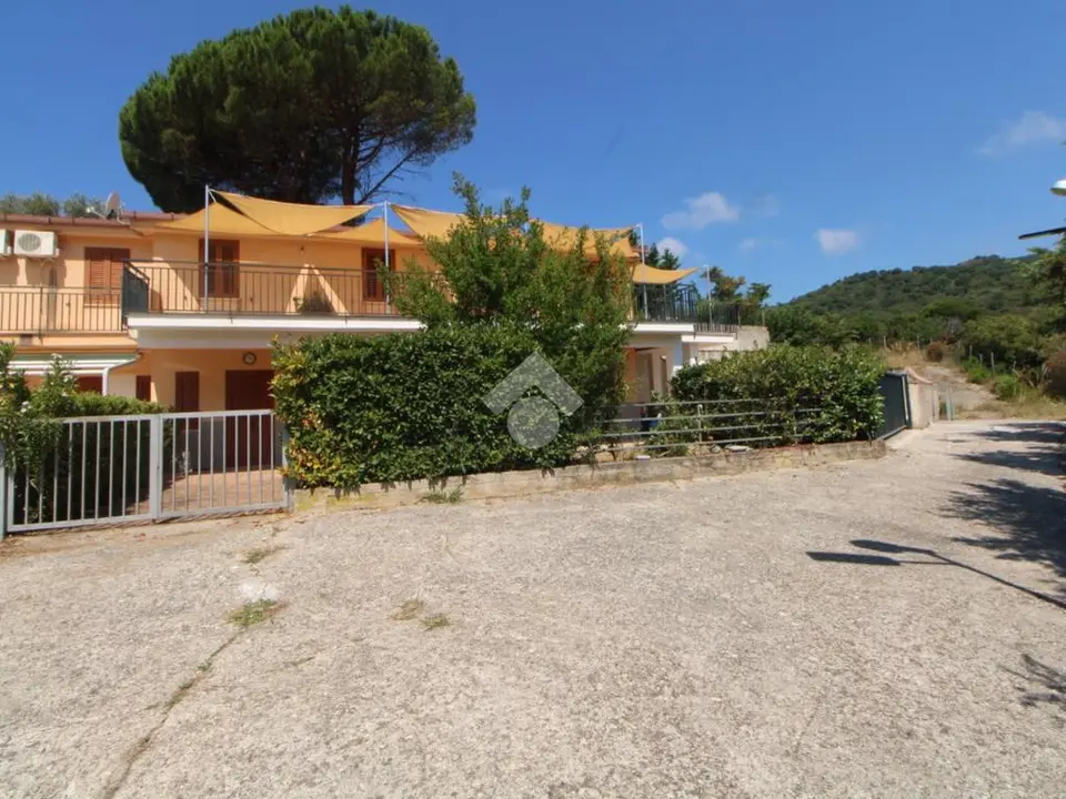 Quadrilocale in vendita a Centola
