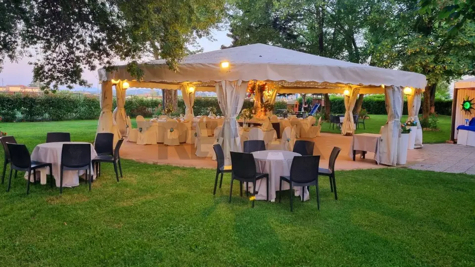 Albergo/Hotel in Vendita a Langhirano