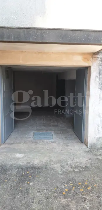 Box in piazza Genova 79, Ostuni (BR)