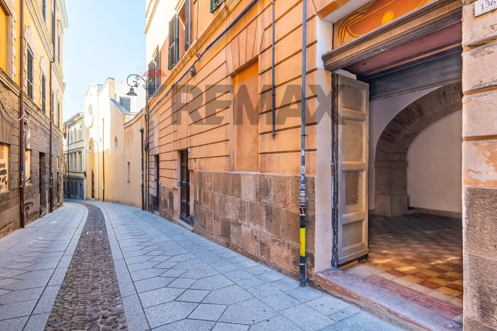 Locale Commerciale in Affitto a Cagliari