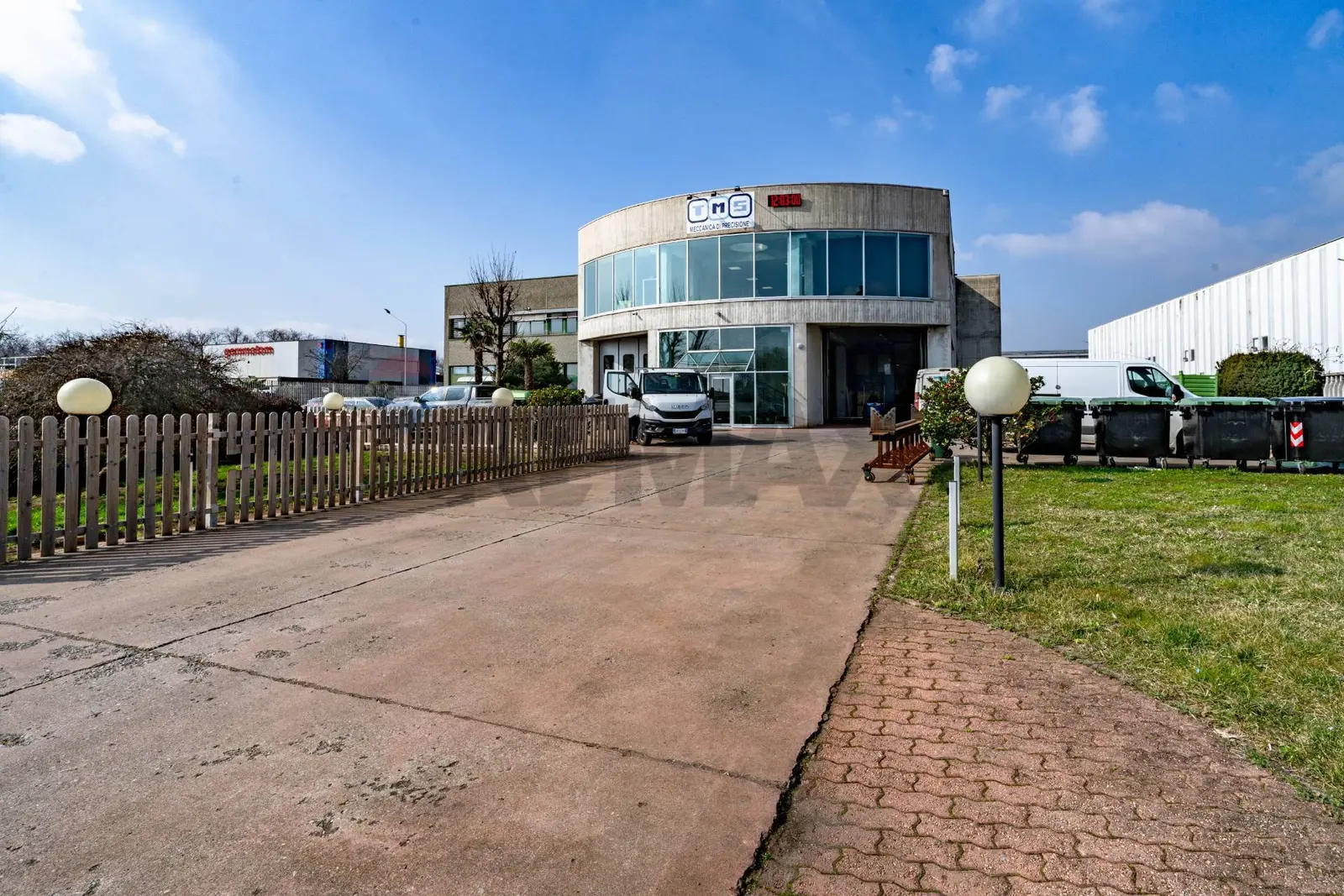 Capannone Industriale in Affitto a Guanzate