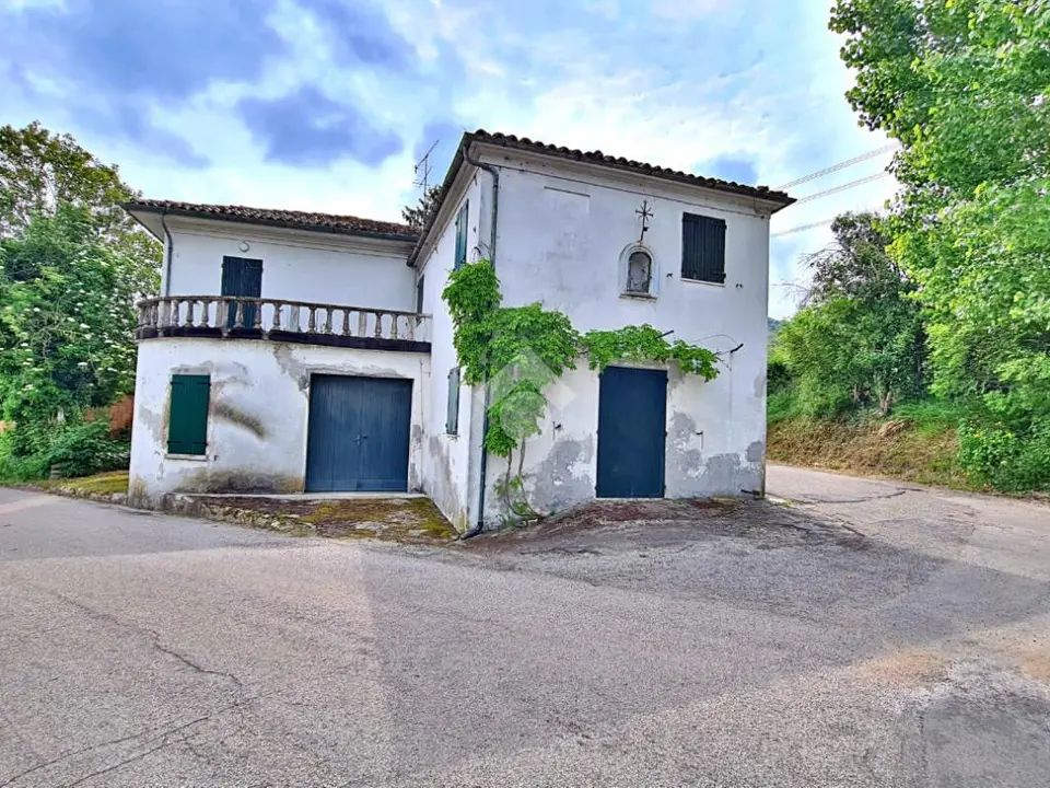 Casa indipendente in vendita a Montefiore Conca
