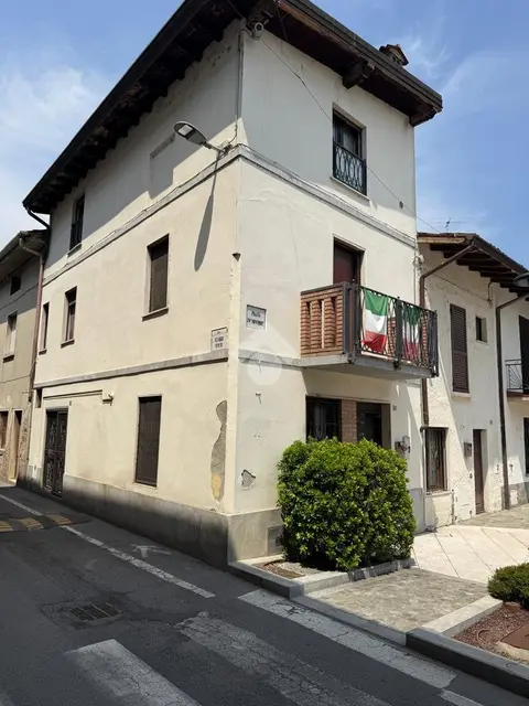 Casa indipendente in vendita a Barbata