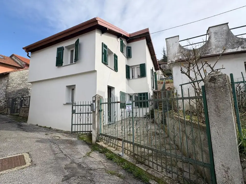 Casa indipendente in vendita a Valbrevenna